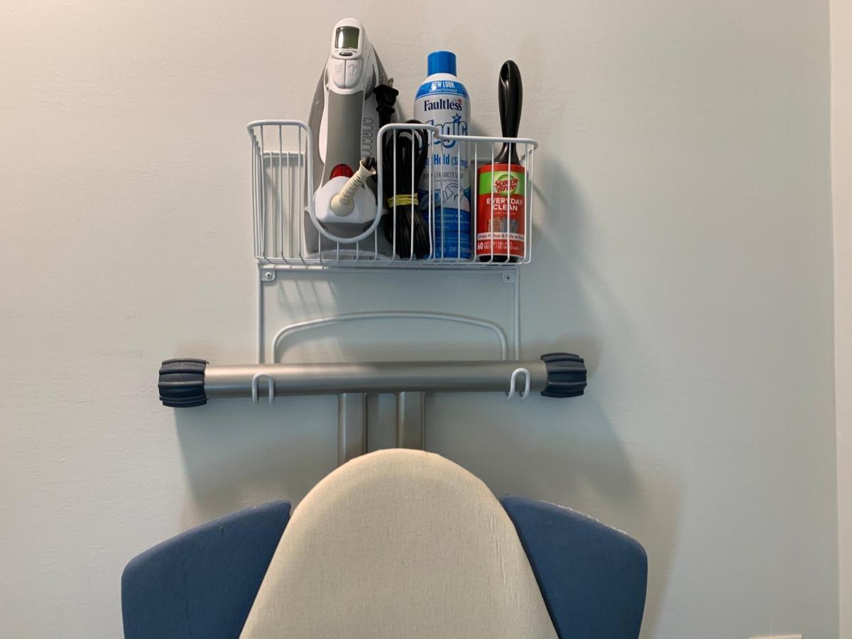 Normalbnb - 2 Blocks From Restaurants, Bars, Hospital Athens Esterno foto