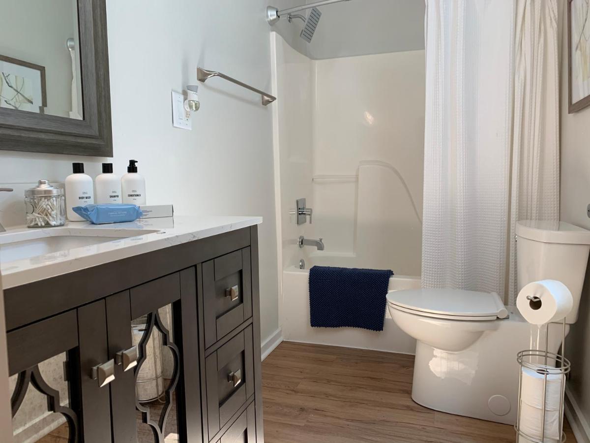 Normalbnb - 2 Blocks From Restaurants, Bars, Hospital Athens Esterno foto