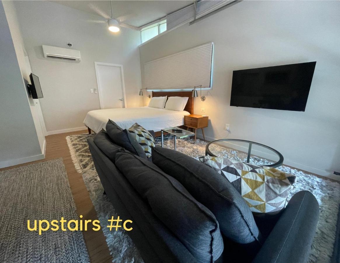 Normalbnb - 2 Blocks From Restaurants, Bars, Hospital Athens Esterno foto