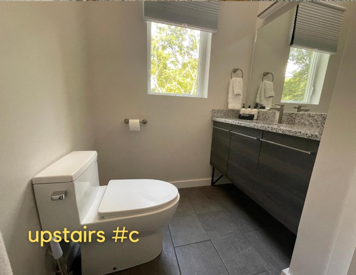 Normalbnb - 2 Blocks From Restaurants, Bars, Hospital Athens Esterno foto