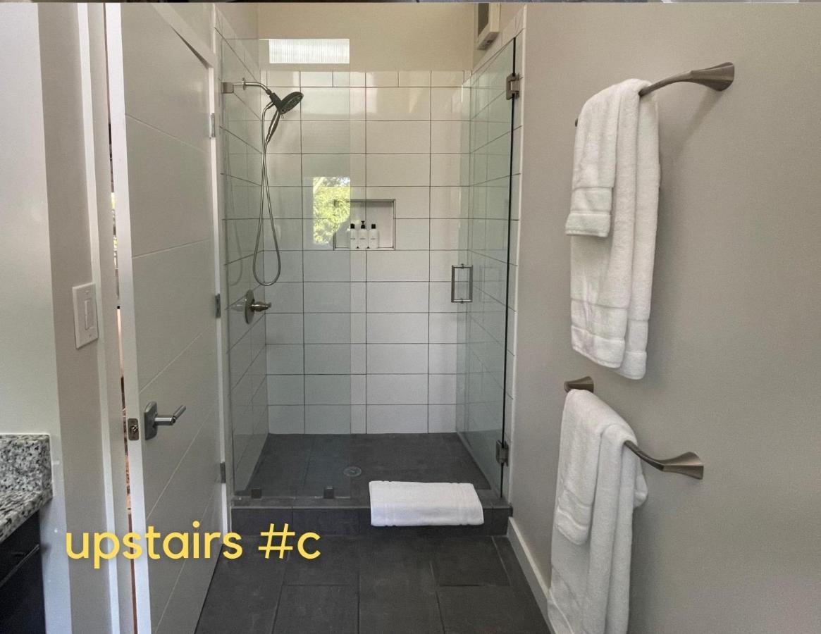 Normalbnb - 2 Blocks From Restaurants, Bars, Hospital Athens Esterno foto