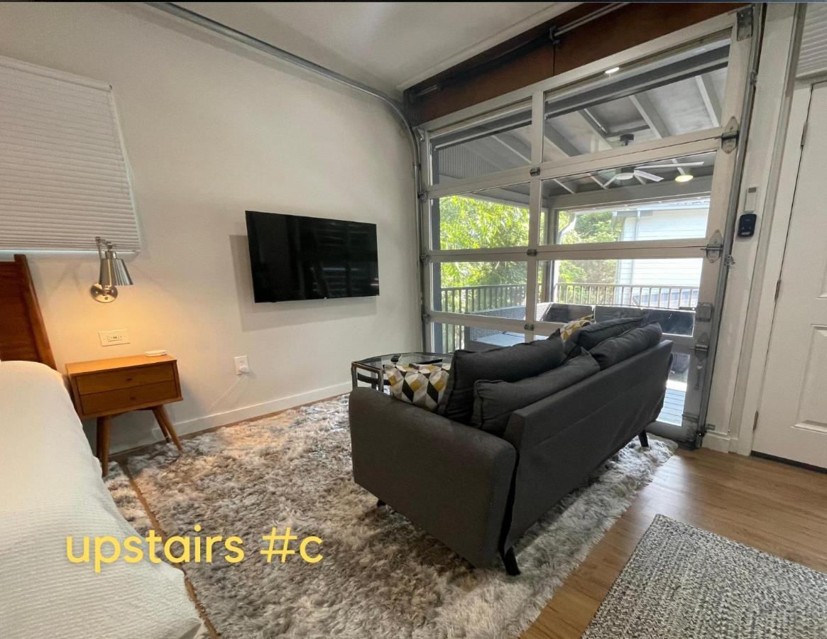 Normalbnb - 2 Blocks From Restaurants, Bars, Hospital Athens Esterno foto