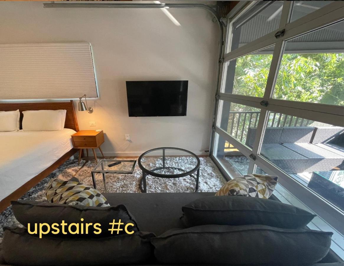 Normalbnb - 2 Blocks From Restaurants, Bars, Hospital Athens Esterno foto